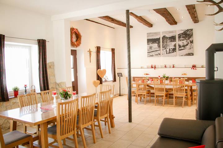 Ferienhaus für 21 Personen, mit Garten und Terrasse, kinderfreundlich