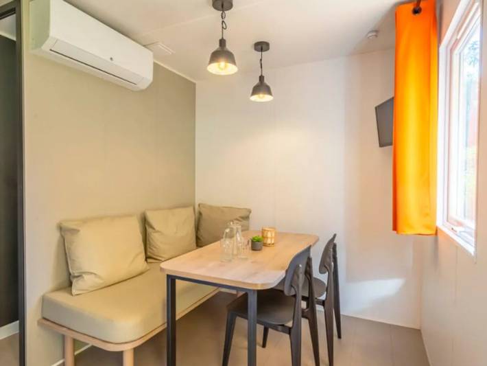 Mobil home pour 2 personnes, avec piscine et terrasse, animaux acceptés à Rivedoux-Plage - 4