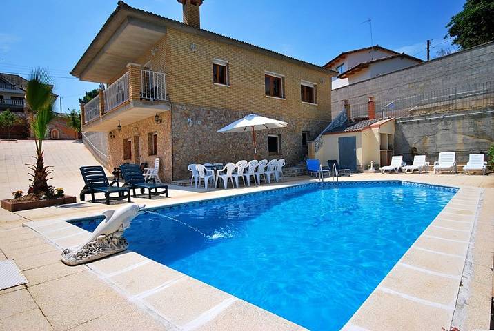 Villa für 12 Personen, mit Terrasse und Garten