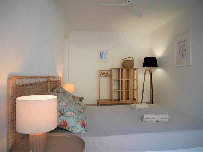 Appartement de vacances entier, Bel appartement 3 pièces en villa climatisé 800m plage Wifi in Cavalaire-sur-Mer, Côte méditerranéenne (France)