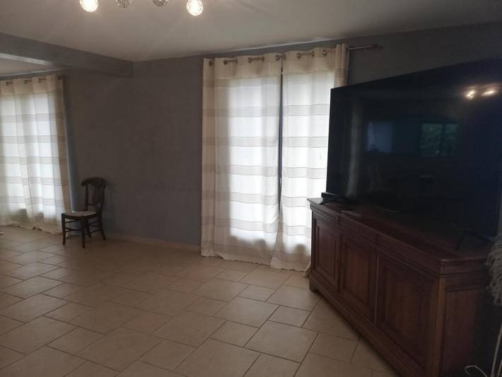 Location de vacances pour 8 personnes, avec jardin et vue à Dole - 2