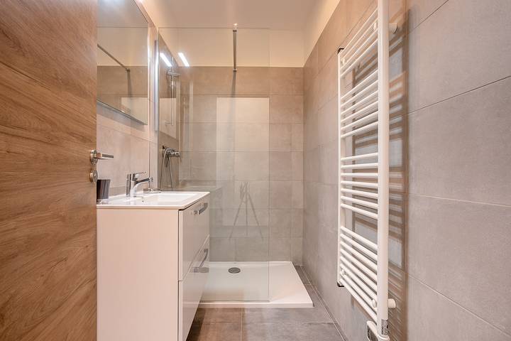 Appartamento intero, Appartamento vacanze per 6 persone con terrazza in Sant Ambroggio, Lumio