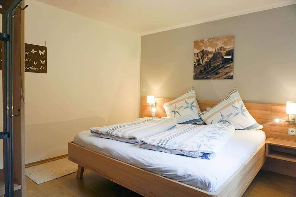 Ganze Wohnung, Ferienwohnung Sulzberg, 2 sep. Schlafzimmern, Eg mit Terrasse, 68 qm in Bad Feilnbach, Bayerische Alpen