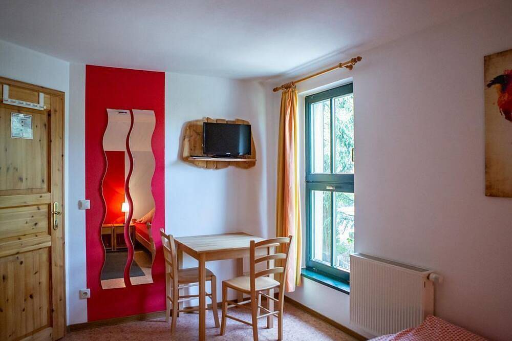 Wichtelpension - Ferienhaus, Bad, Wc, 4 oder mehr Schlafräume in Neukirch/Lausitz (Bautzen), Oberlausitz-Niederschlesien
