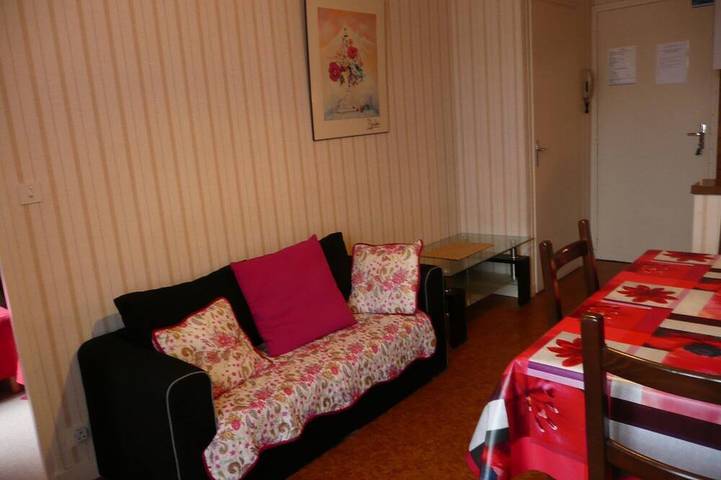 Gîte pour 3 personnes, avec balcon, animaux acceptés dans Grands Thermes de la Bourboule