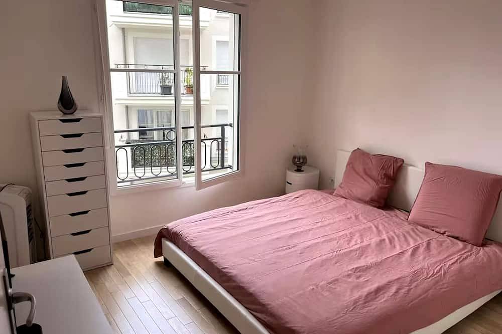 Entire apartment, Near Paris - Beautiful new apartment Clamart - Tram and Metro access in Clamart, Hauts-de-Seine