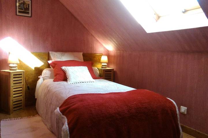 Gîte pour 4 personnes, avec jardin ainsi que jacuzzi et terrasse à Plogonnec - 3