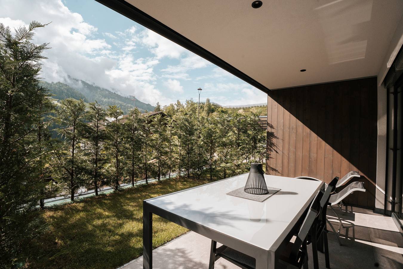 Ganzes Studio, Einzimmerapartment 'Garden Lodge Exclusive One' mit Bergblick, privater Terrasse und Wlan in Saltaus, St. Martin in Passeier