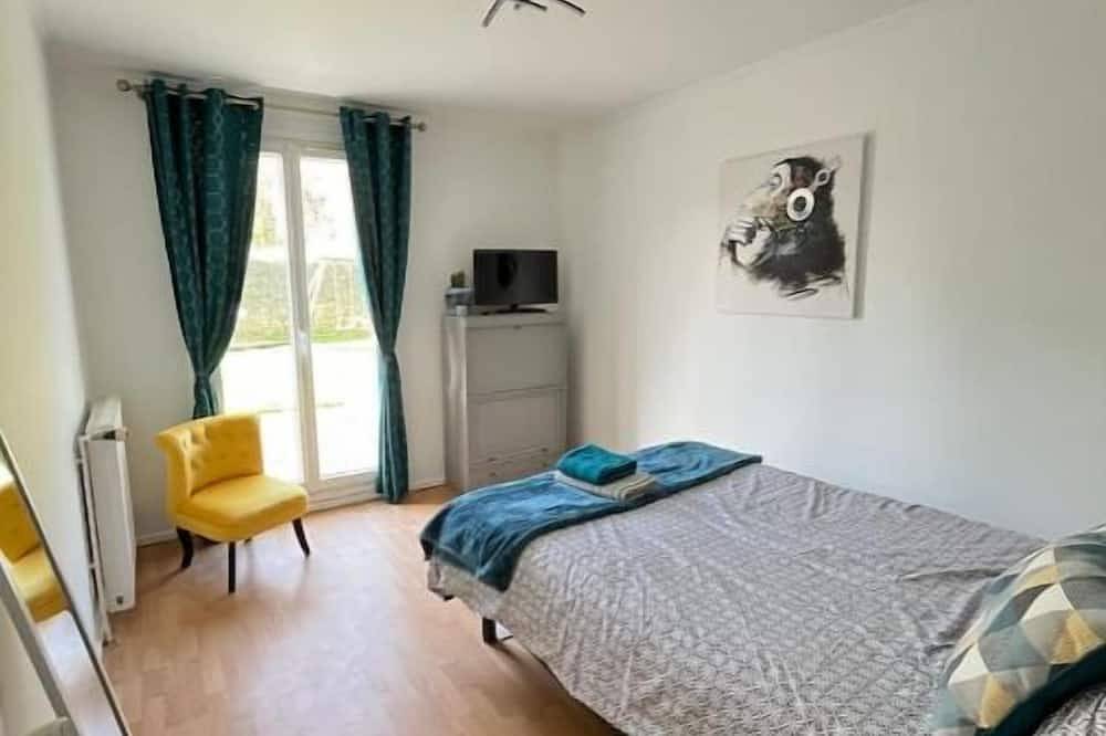 M&A Maison de Campagne pour 11, proche Disneyland / 20km de paris, avec parking in Croissy-Beaubourg, Seine-et-Marne