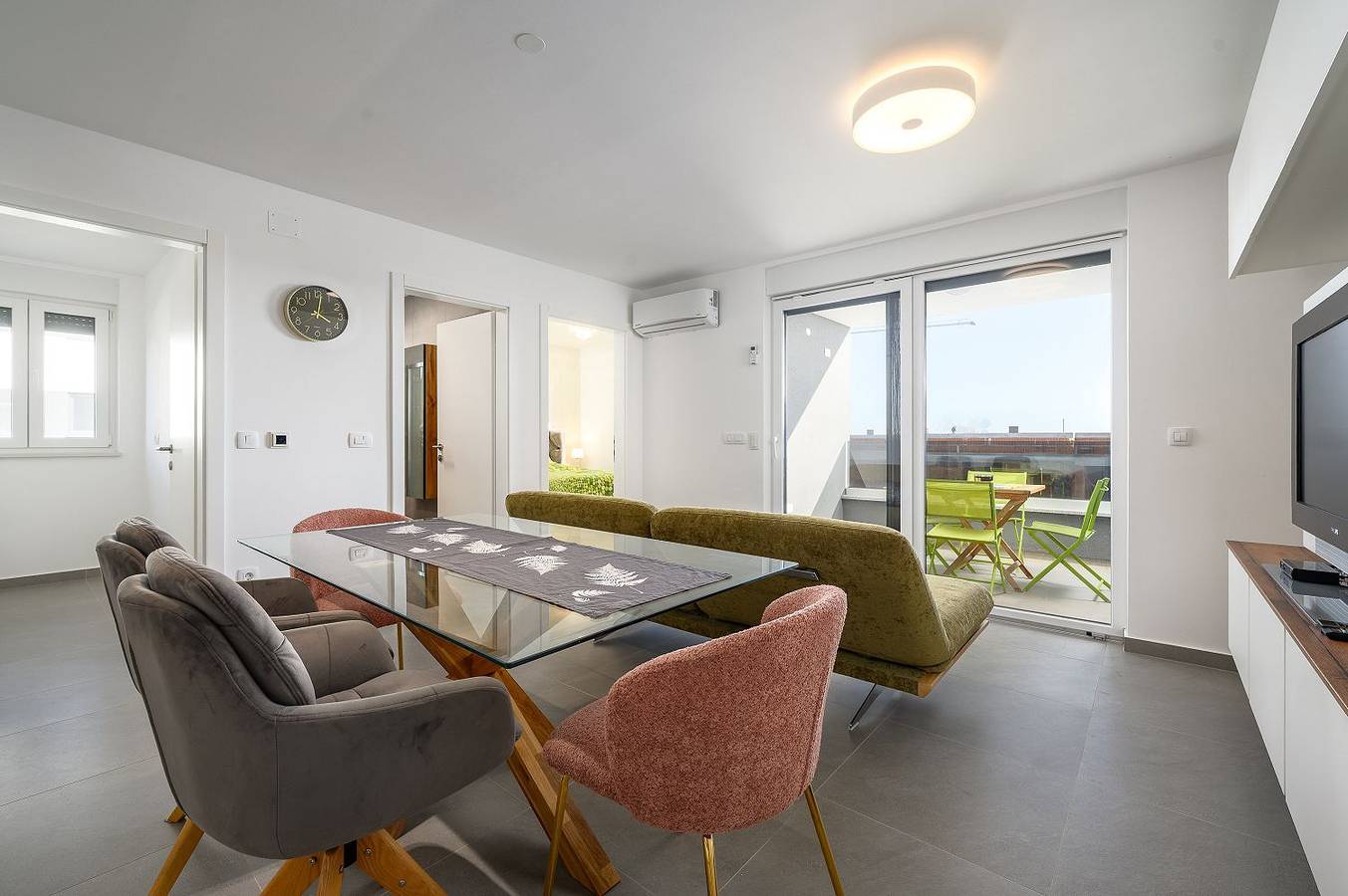 Ganze Wohnung, Traumhaftes Apartment nur 850 Meter zum Sandstrand mit Waschmaschine in Zambratija, Umag und Umgebung