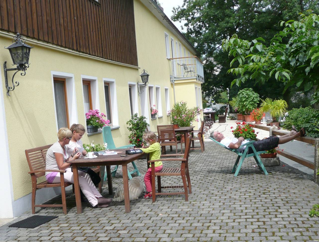 Ferienhof Jungkunz - Rollstuhlgeeignete Ferienwohnung mit Südterrasse und kostenfreiem Wlan in Schwarzenbach am Wald, Landkreis Hof