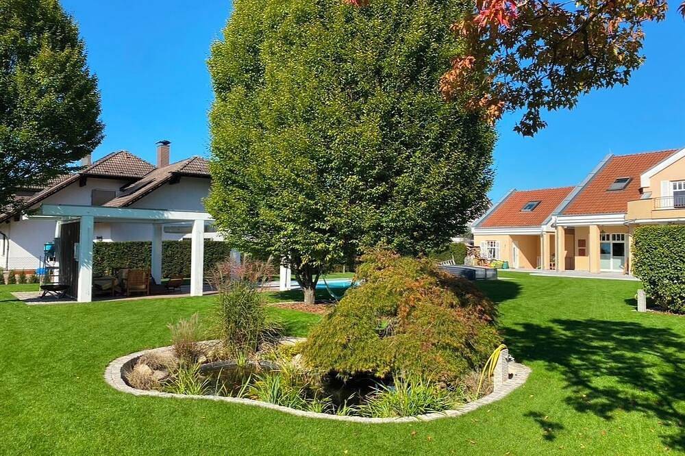 Exklusives Luxusferienhaus Pool, Sauna & viel Platz für unvergessliche Zeiten in Kleinwallstadt, Fränkisches Weinland