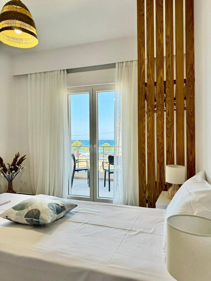 One-Bedroom Apartment with Sea View and Balcony in Eubée
