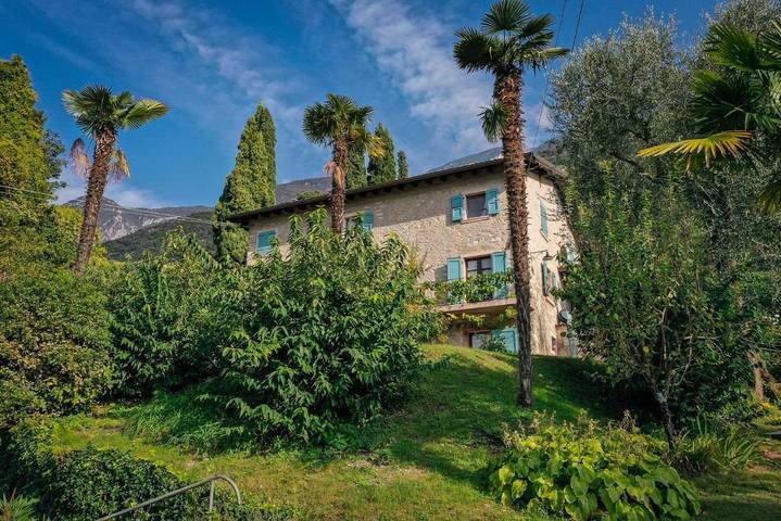 Ferienwohnung für 5 Personen, mit Balkon und Terrasse sowie Garten und Seeblick in Malcesine - 2