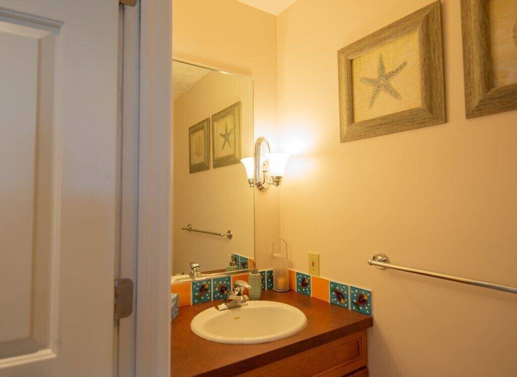 Ganze Wohnung, Fully Updated Marina View Condo in Manistee, Manistee County