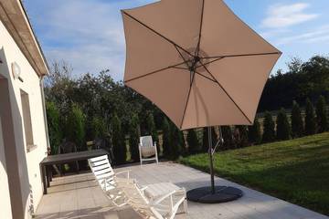 Location de vacances pour 15 personnes, avec jardin et terrasse dans Plage de Pont-Mahé