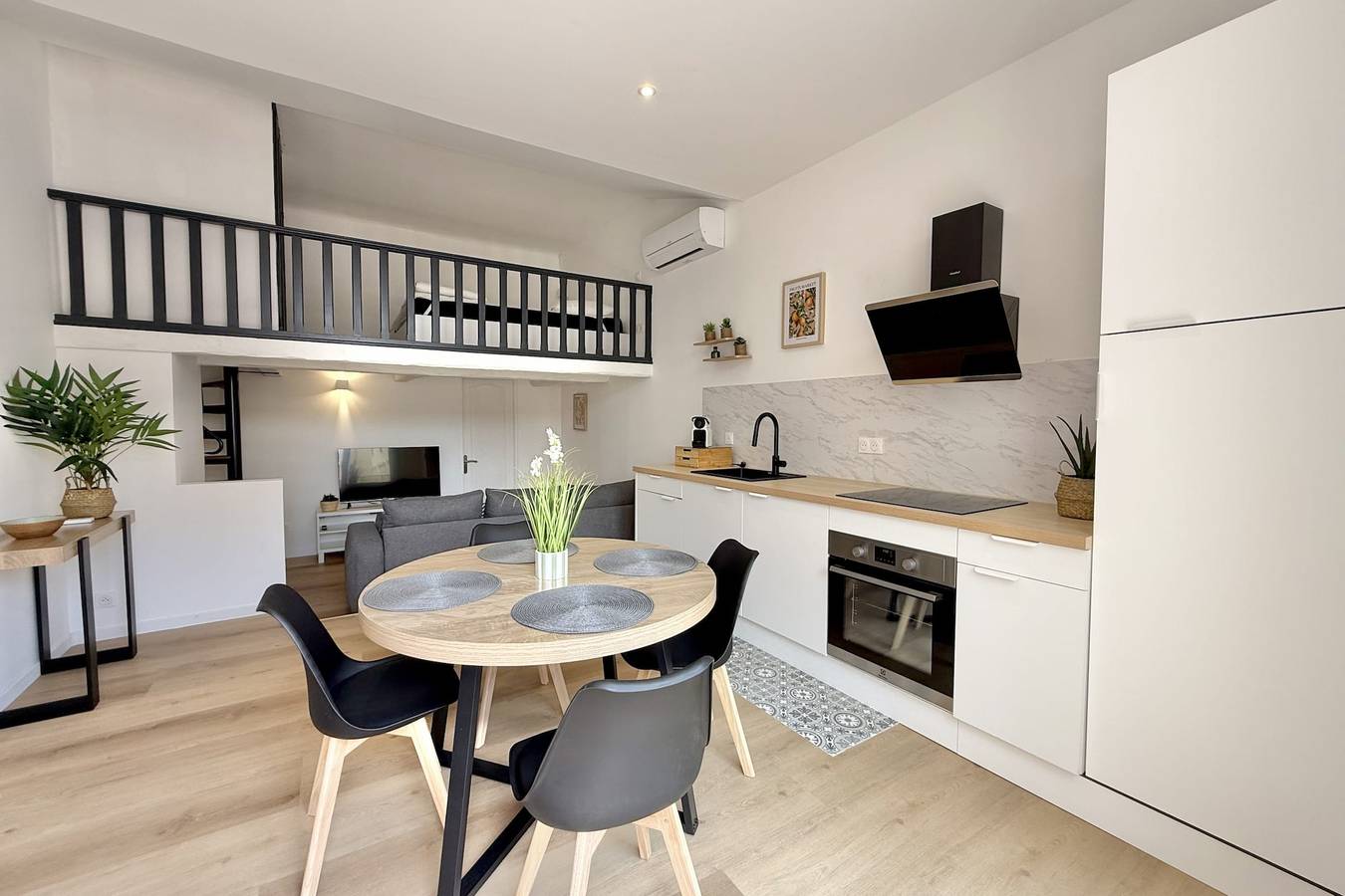 Studio entier, Golfe Juan 2 personnes - Studio en Duplex in Golfe-Juan, Vallauris