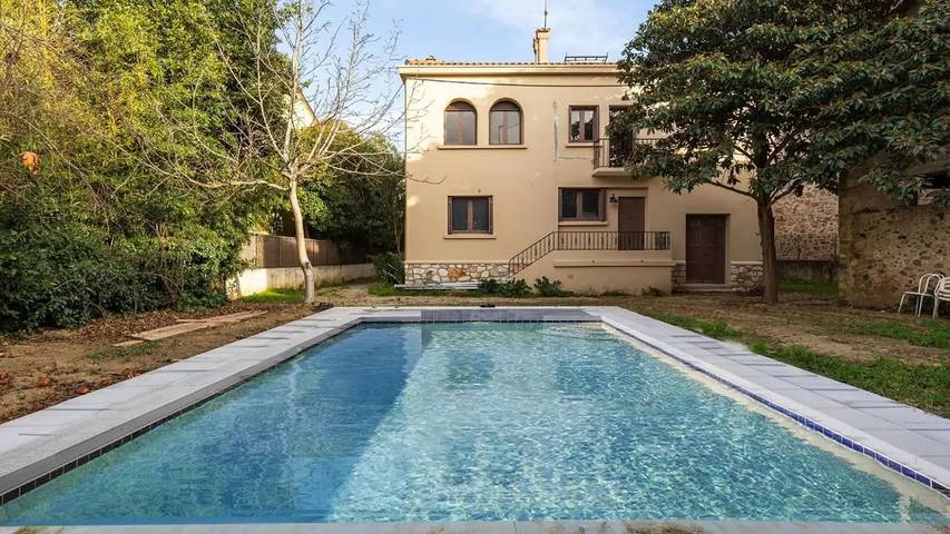 Location de vacances pour 7 personnes, avec piscine et jardin, animaux acceptés à Estagel