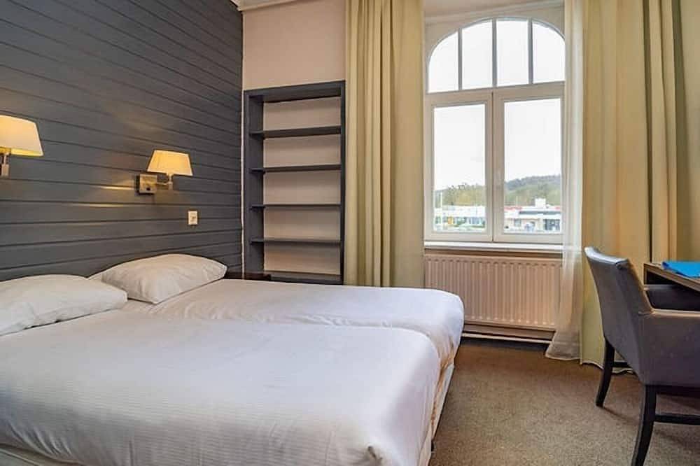 Stay Near Attractions with Nature All Around, Close to Museum aan het Vrijthof in Valkenburg, Limburg (Niederlande)