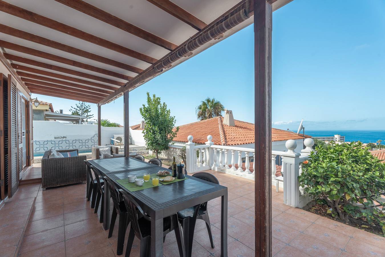 Villa de vacaciones 'Callao Salvaje' con vistas al mar, Wi-Fi y aire acondicionado in Sueño Azul, Adeje