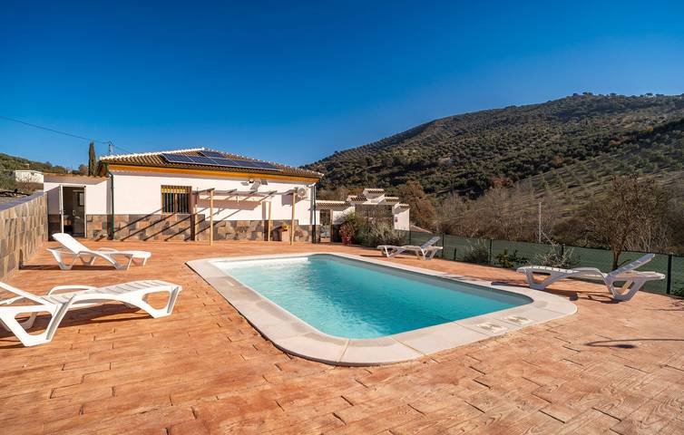 Paraíso sereno con piscina, chimenea y barbacoa in Iznájar, Sierras Subbéticas