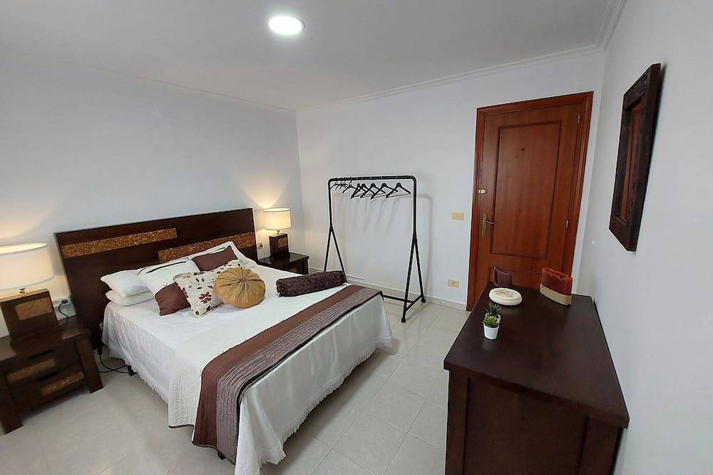 Acogedora Casa de Campo : Para disfrutar con familia/amigos y celebrar eventos in Neda, Costa de Galicia