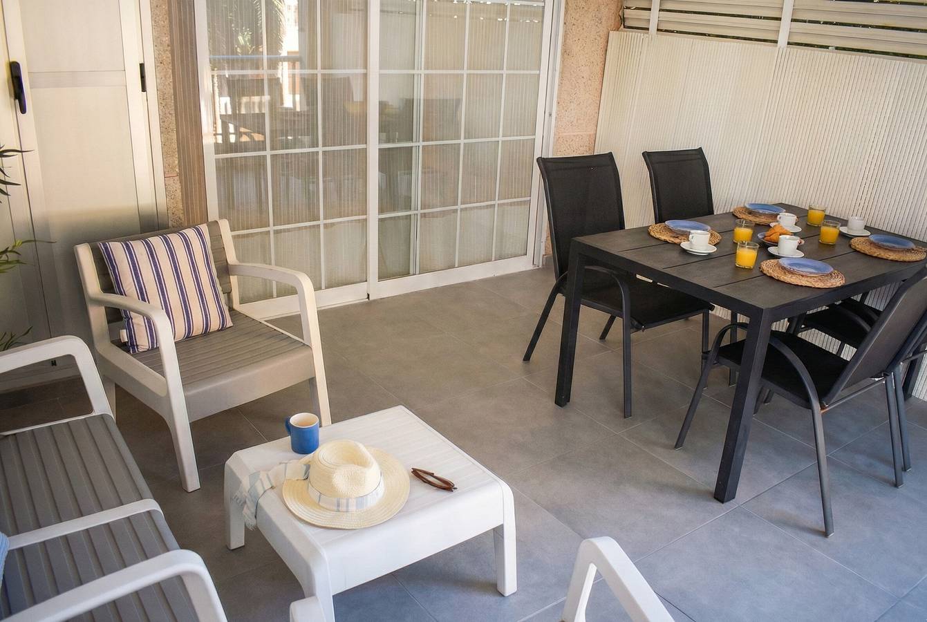 Ganze Wohnung, Apartment 'La Terraza De Palmeres' mit Meerblick, Wlan und Klimaanlage in Les Palmeres (Sueca), Sueca