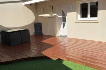 Gîte pour 4 personnes, avec jacuzzi et terrasse ainsi que sauna et jardin à Arsac