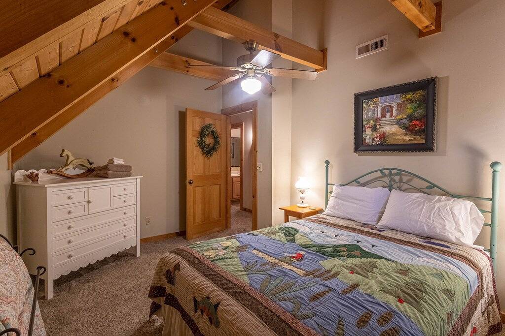 Appalachian Satisfaction - private retreat with fire pit and views in Blue Ridge Parkway, Valle Crucis