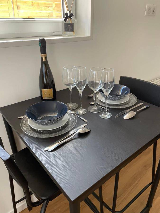 Appartement entier, Studio in Saint-Julien-les-Villas, Aube