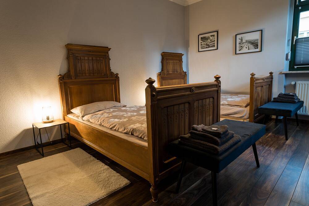 Ganze Wohnung, Ferienwohnung mit Blick auf das Barbyer Schloss, 5 Gehminuten bis zur Elbe in Barby, Elbe-Börde-Heide