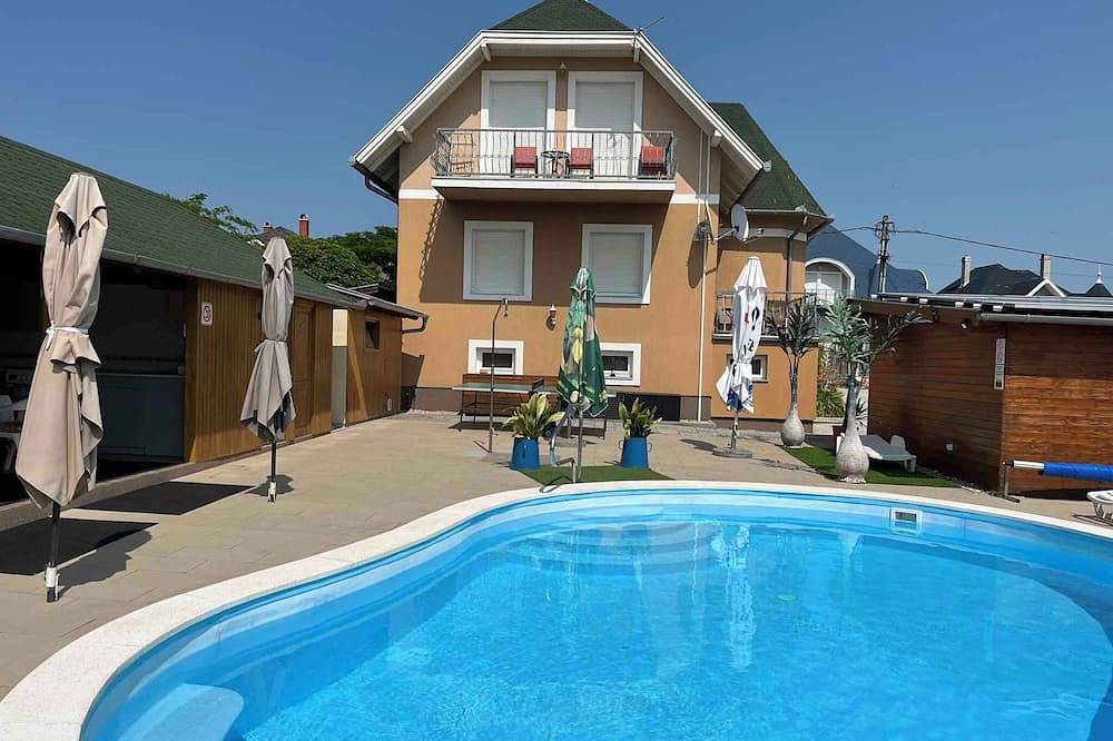Ganze Wohnung, Ferienwohnung mit beheiztem Pool, Balkon Klimaanlage und Wlan in Gyenesdias, Balaton Hochland Nationalpark