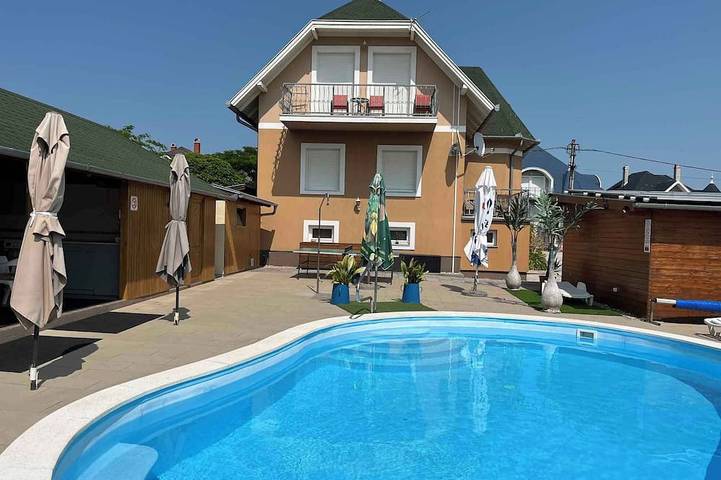 Ferienwohnung für 4 Personen, mit Pool und Garten - 1