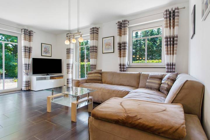 Hel lejlighed, Apartment 'Haus 50 Eg' with Private Terrace, Private Garden and Wi-Fi in Röbel, Müritz