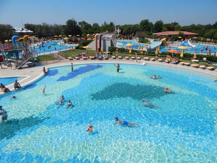 Camping für 4 Personen, mit Garten und Pool sowie Kinderpool und Whirlpool in Caorle - 2