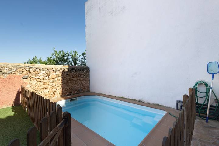 Casa rural para 12 personas, con jardín y piscina para niños, Familias con niños en Bajo Penedés - 2