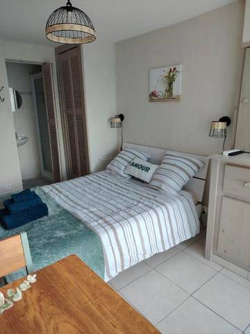 Location de vacances pour 2 personnes, avec terrasse et jardin à Saint-Maixent-l'École