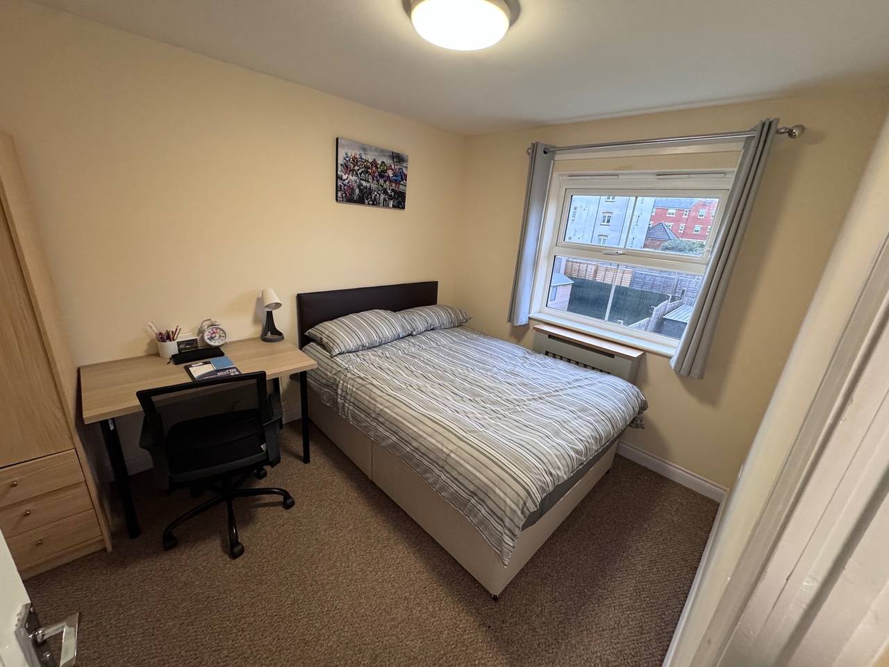 Serene Cirrus Retreat in Reading in Shinfield, Berkshire