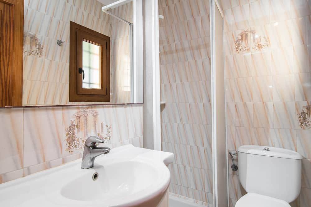 Finca Sanau Villa mit einem wunderschönen Garten und Pool. Free Internet in Cala Mitjana, Felanitx