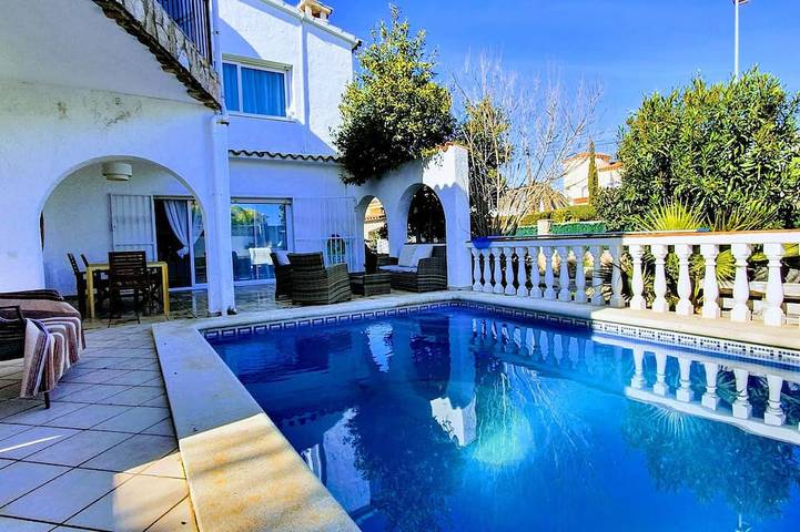 Chalet für 10 Personen, mit Balkon und Garten in Empuriabrava