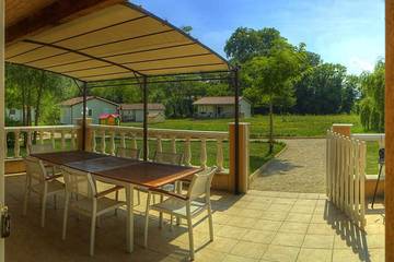 Gîte pour 8 personnes à Montréal (Rhône-Alpes)