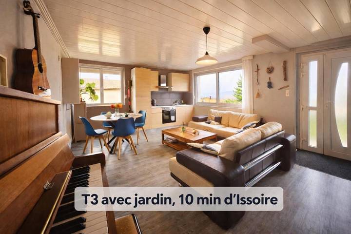 Gîte pour 2 personnes, avec vue et jardin à Nonette