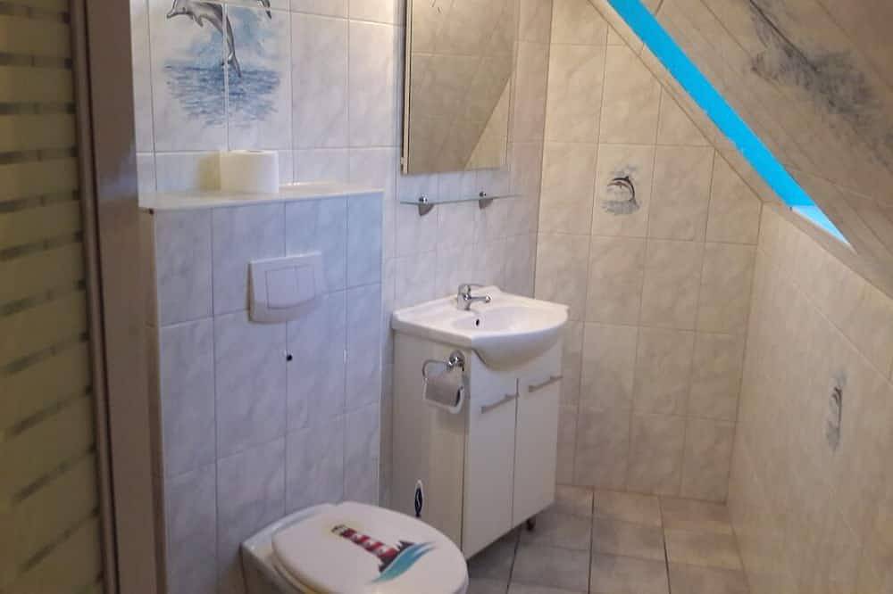 Ganze Wohnung, Charmantes Apartment mit Seeblick und moderner Ausstattung nahe dem Achterwasser in Warthe, Rankwitz