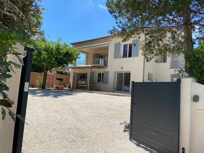 Location de vacances pour 14 personnes, avec jardin ainsi que vue et piscine à Beaumes-de-Venise - 2