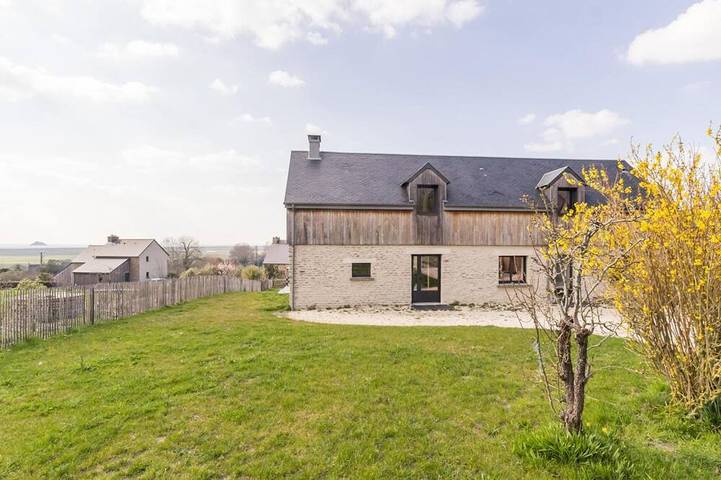 Gîte pour 6 personnes, avec Jacuzzi ainsi que Terrasse et Jardin