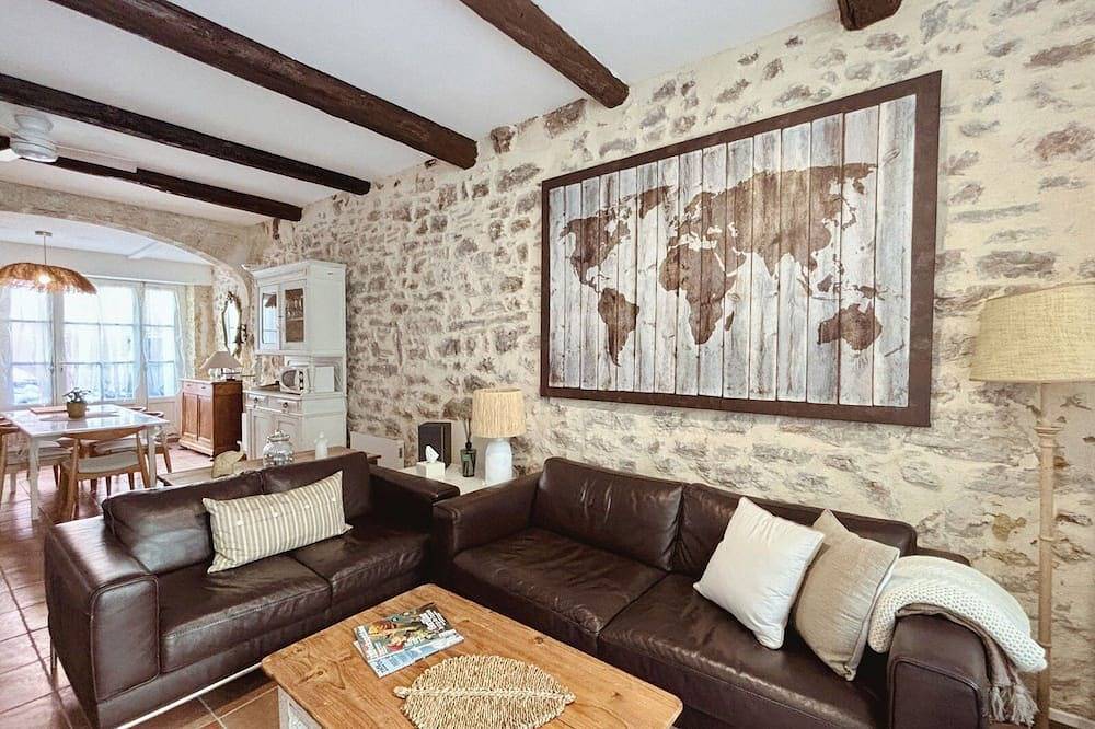 La Nothé, charming house by the harbor & lagoon in Bouzigues, Mediterranean Coast (France)