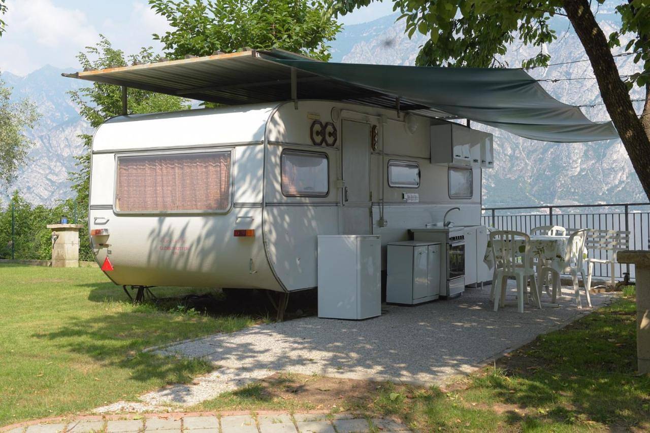 Camping Alpino - Nature Village in Malcesine, Montagnes autour du lac de Garde