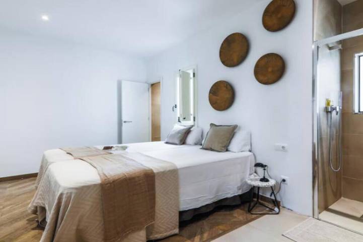 Entire apartment, Renovated 19th-Century Gem in City Centre in Barcelona Centre, Barcelona