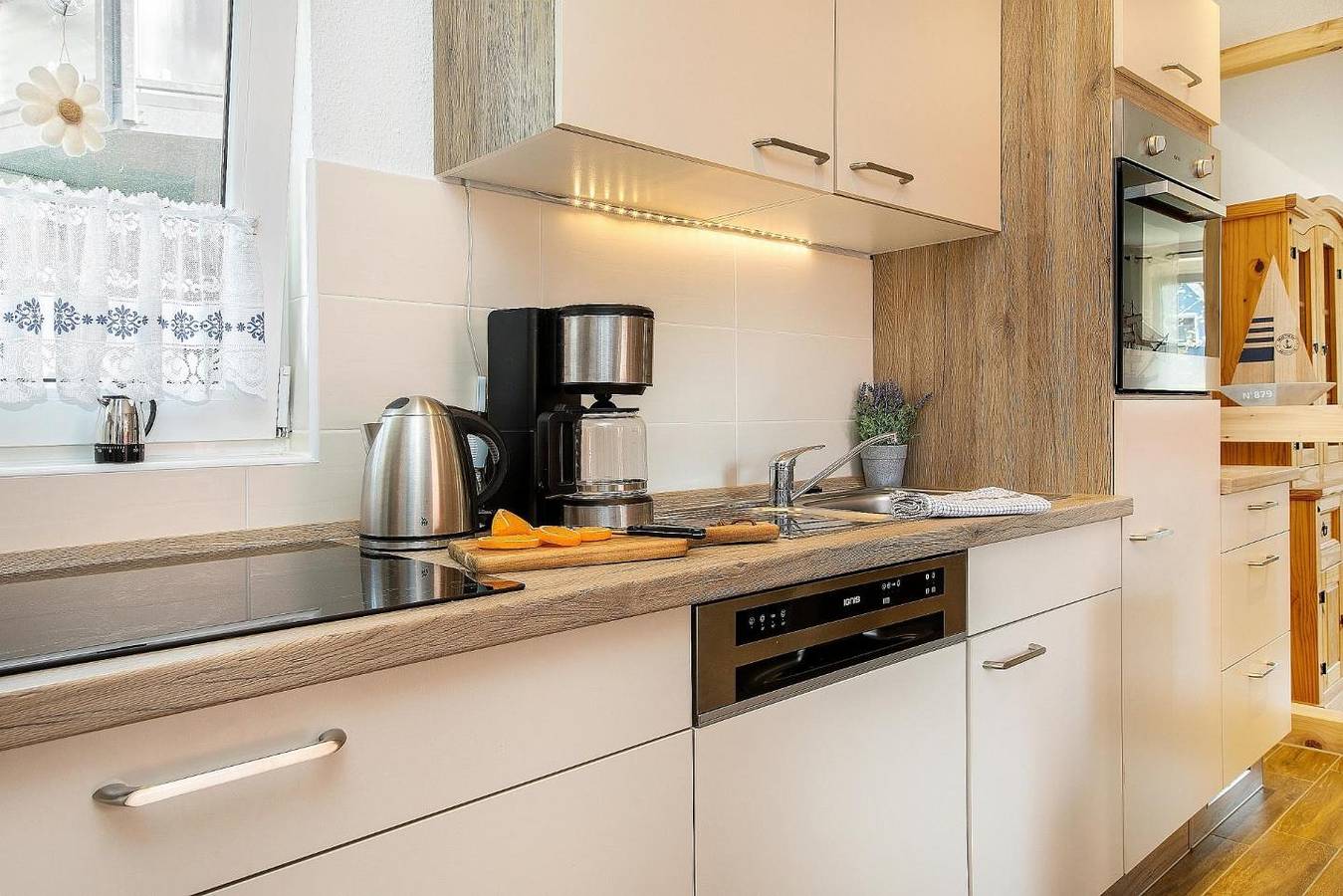 Appartement entier, Ostseerauschen pur, denn diese Ferienwohnung liegt nur 30m vom Meer entfernt. in Ostseebad Zingst, Zingst