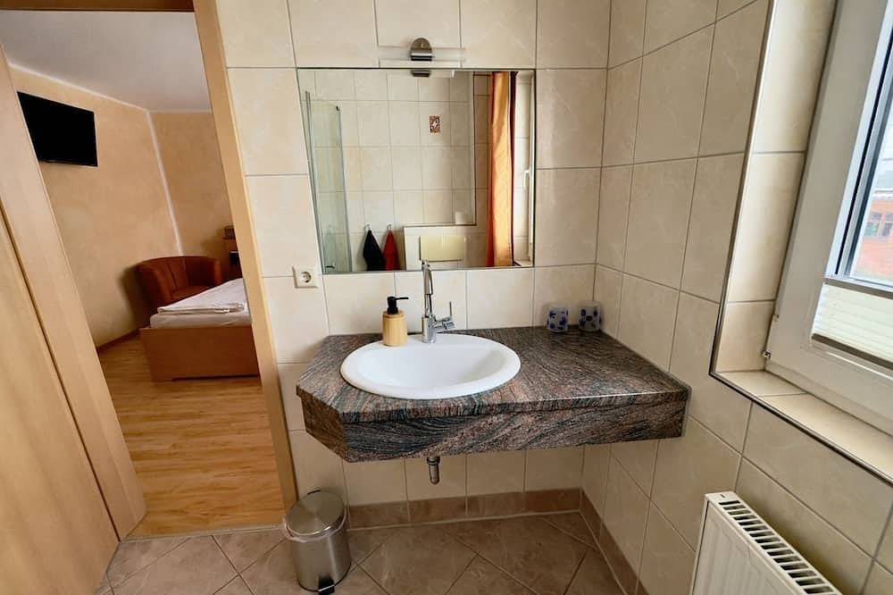 Ganze Wohnung, Ferienzimmer direkt am Ellbogensee in Priepert, Mecklenburg-Strelitz
